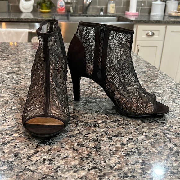 Torrid Black Lace Peep Toe Heels - Picture 1 of 6